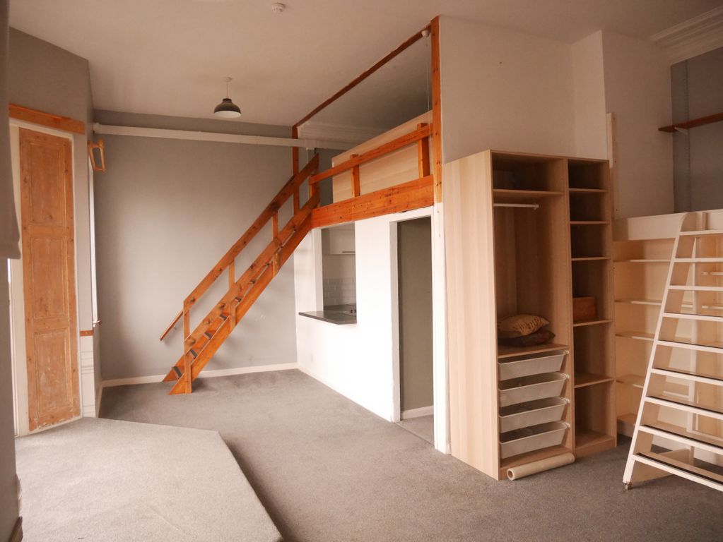 Property photo 3 of 9 P1170295