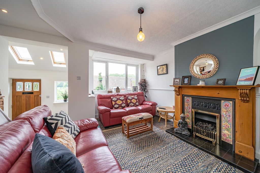Property photo 3 of 13 64-Sunnyhill-Road-05162
