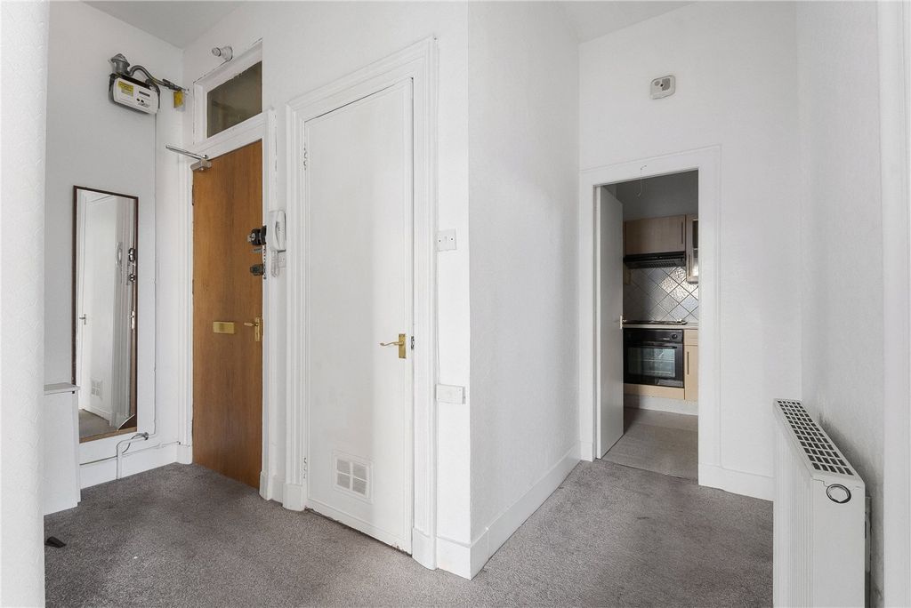 Property photo 2 of 13 Rosemount Place