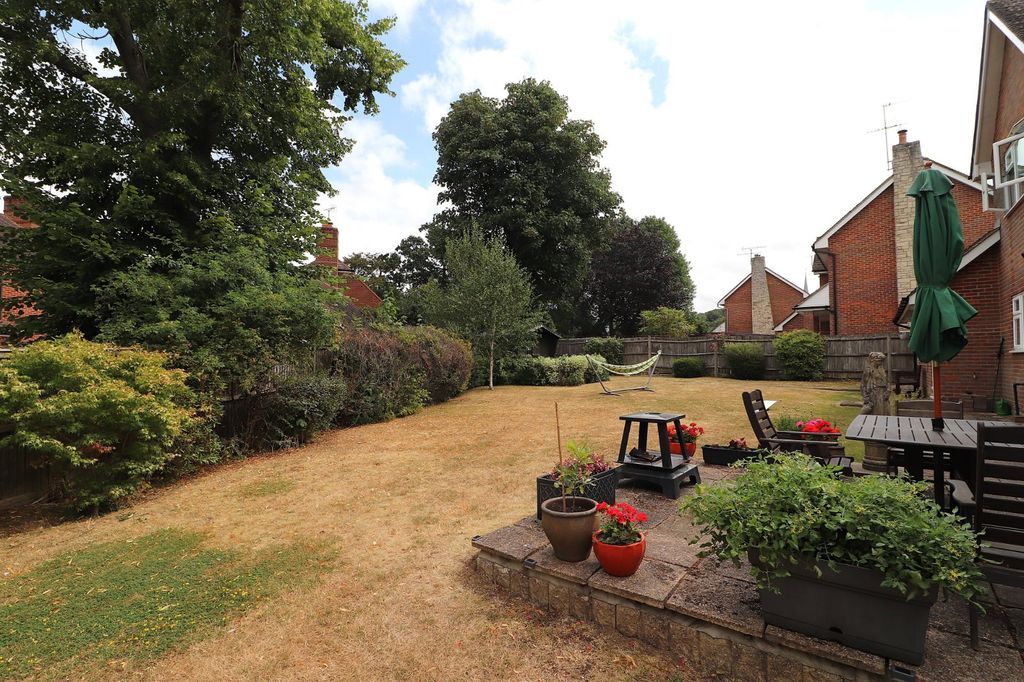 Property photo 2 of 23 Picture No. 17