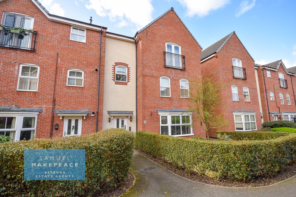 Property photo 1 of 11 One Bedroom Ground Floor Apartment For Sale