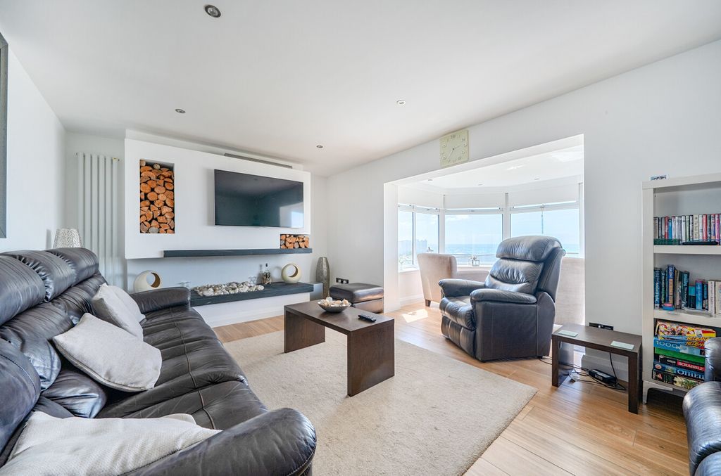 Property photo 2 of 24 1460020-21-6A08Ae...