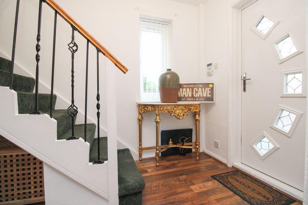 Property photo 3 of 13 Hallway