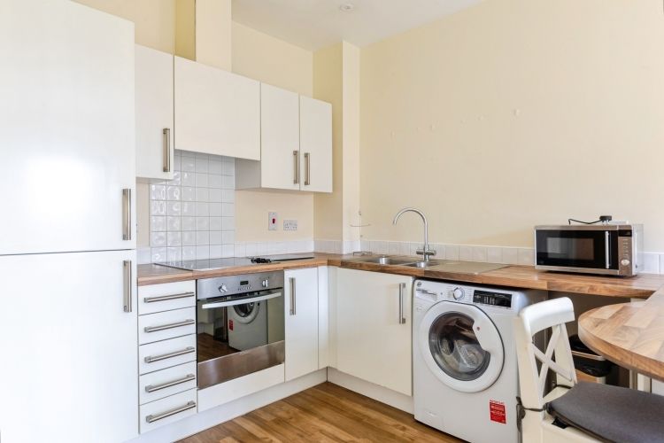 Property photo 3 of 8 31Marshallroad-17
