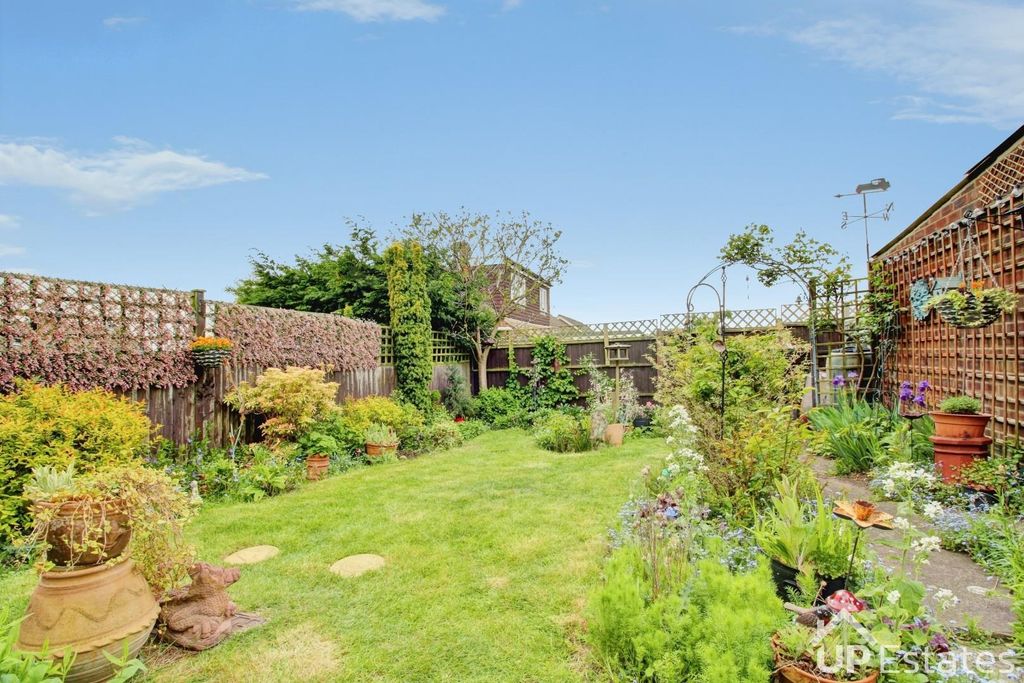 Property photo 2 of 25