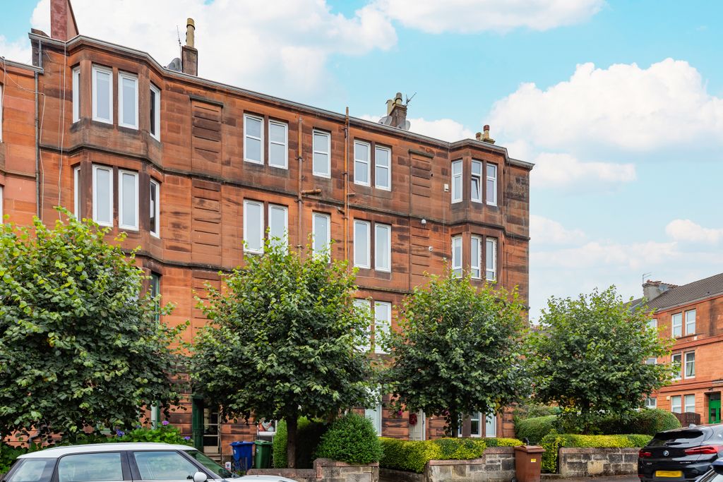 Property photo 1 of 18 2-1 37 Whitehaugh Drive Paisley-24