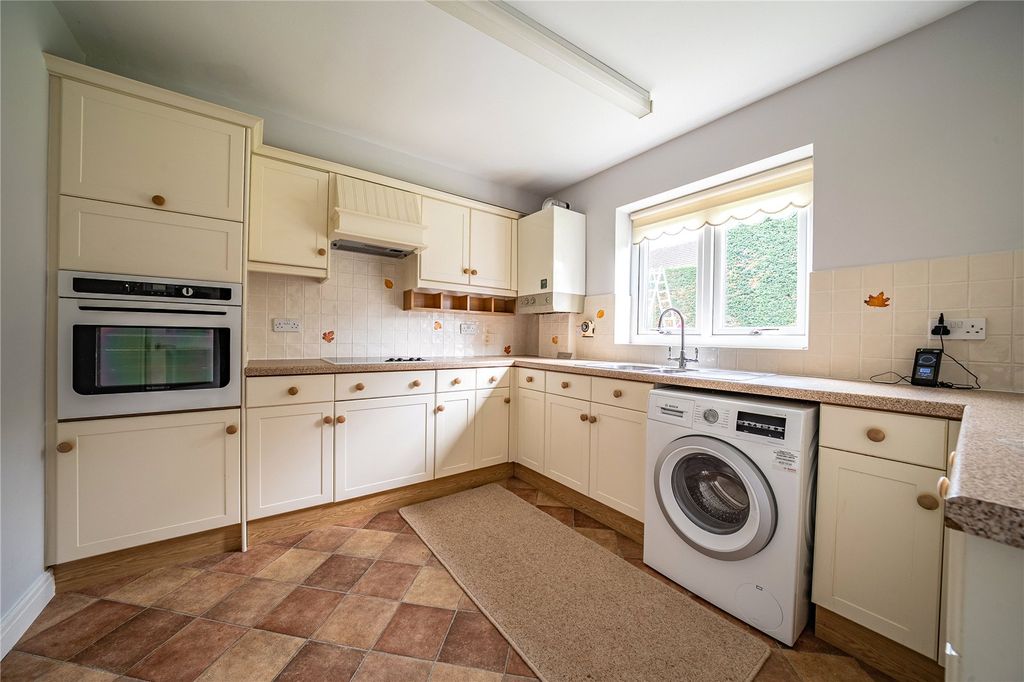 Property photo 3 of 13 Picture No. 11