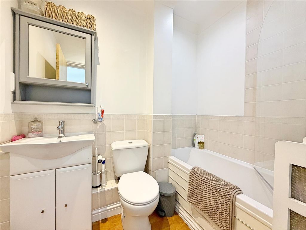 Additional image 8 of 2 bed flat for saleStation Approach, Braintree CM7