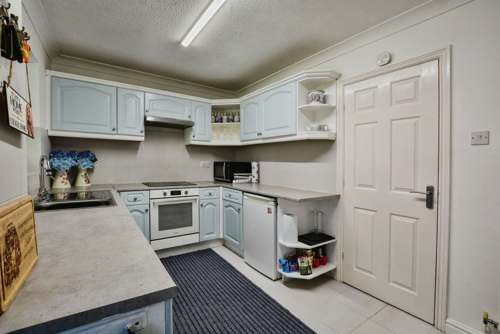 Property photo 2 of 16