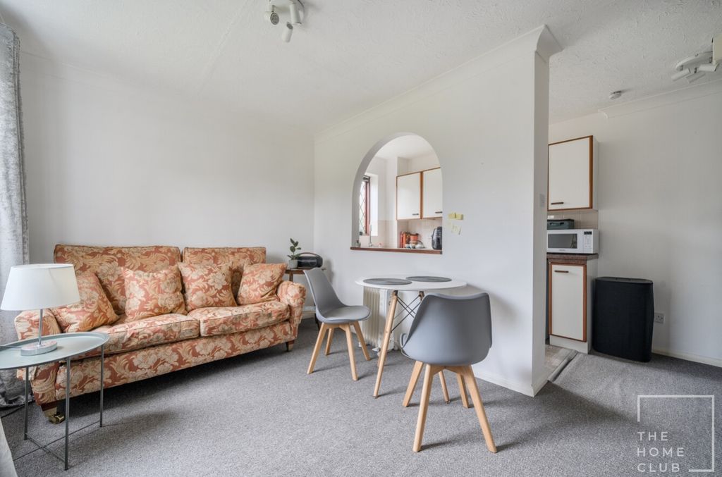 Property photo 2 of 13 0Abb37Da-0A7B-4B23-Af57-46A46741Dfaf