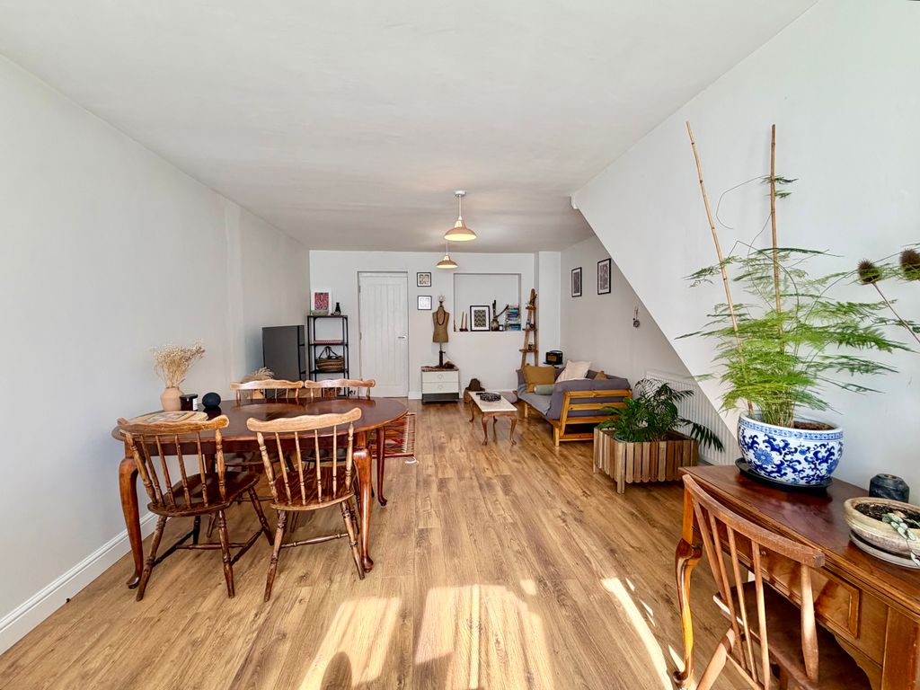 Property photo 2 of 20 Img_2343