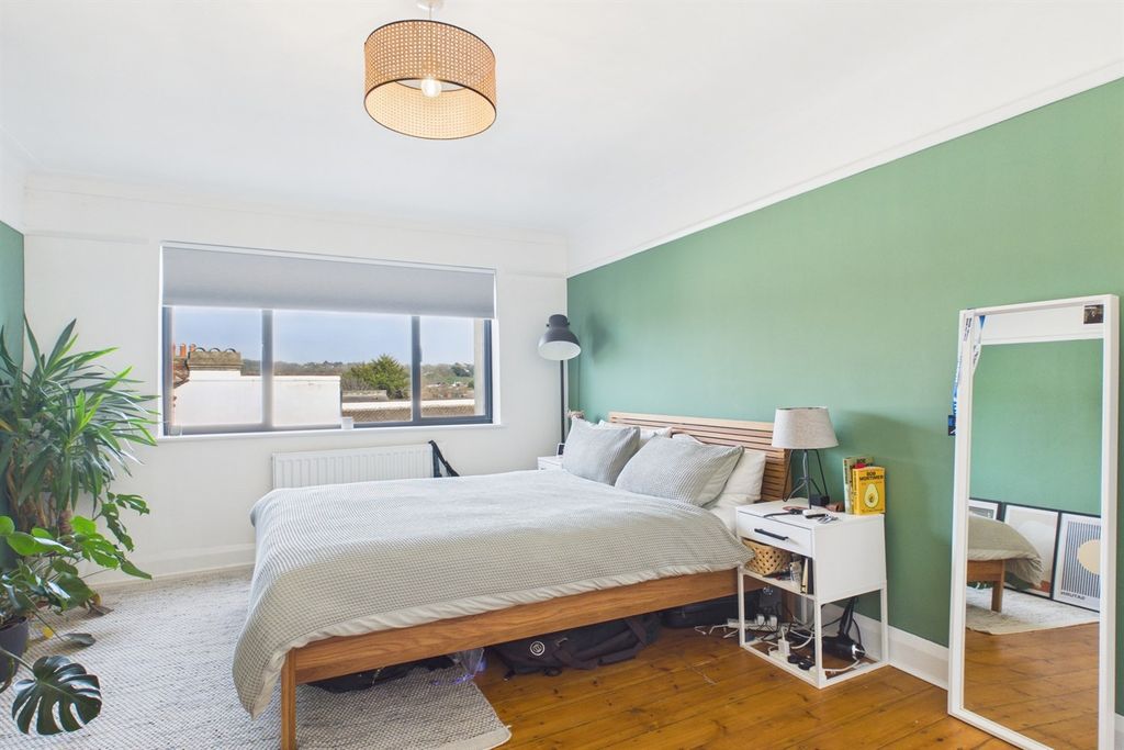 Property photo 3 of 13 Main Bedroom