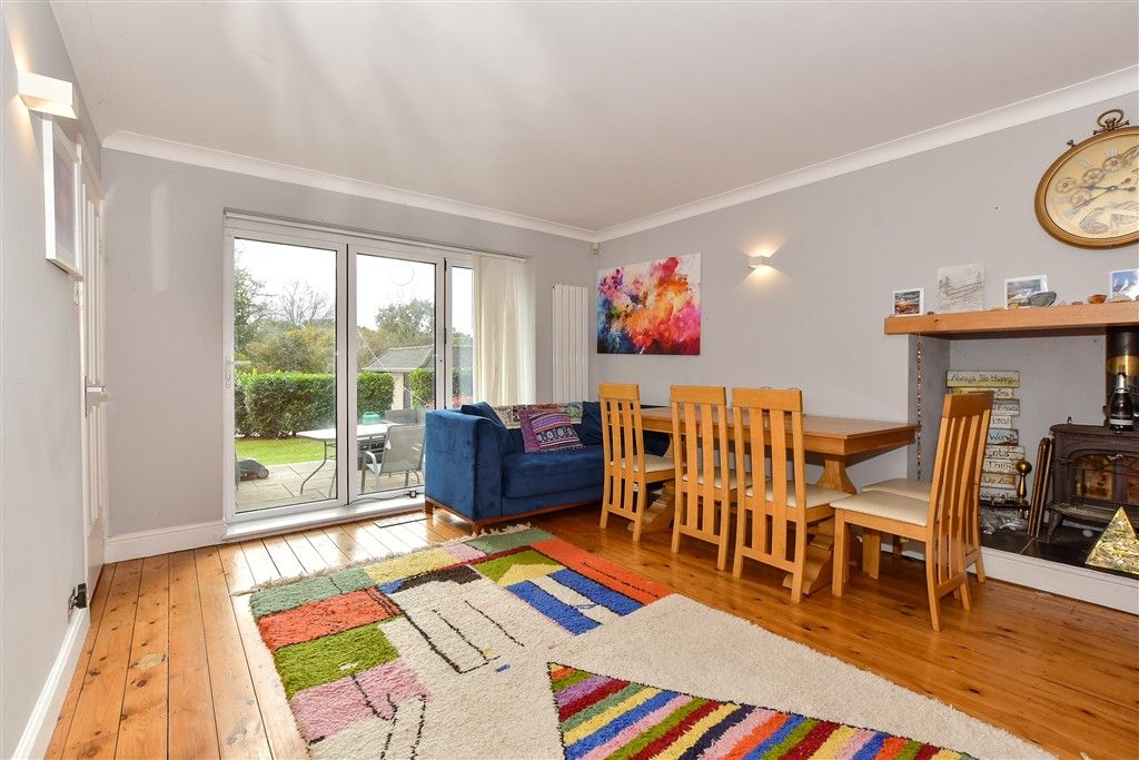 Property photo 1 of 21 Lounge