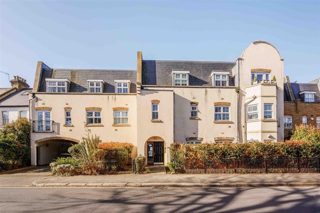 Property photo 1 of 14 8 Broomcroft Court-1 - Lr.Jpg