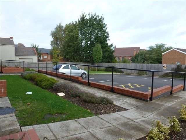 Property photo 2 of 11 Garden