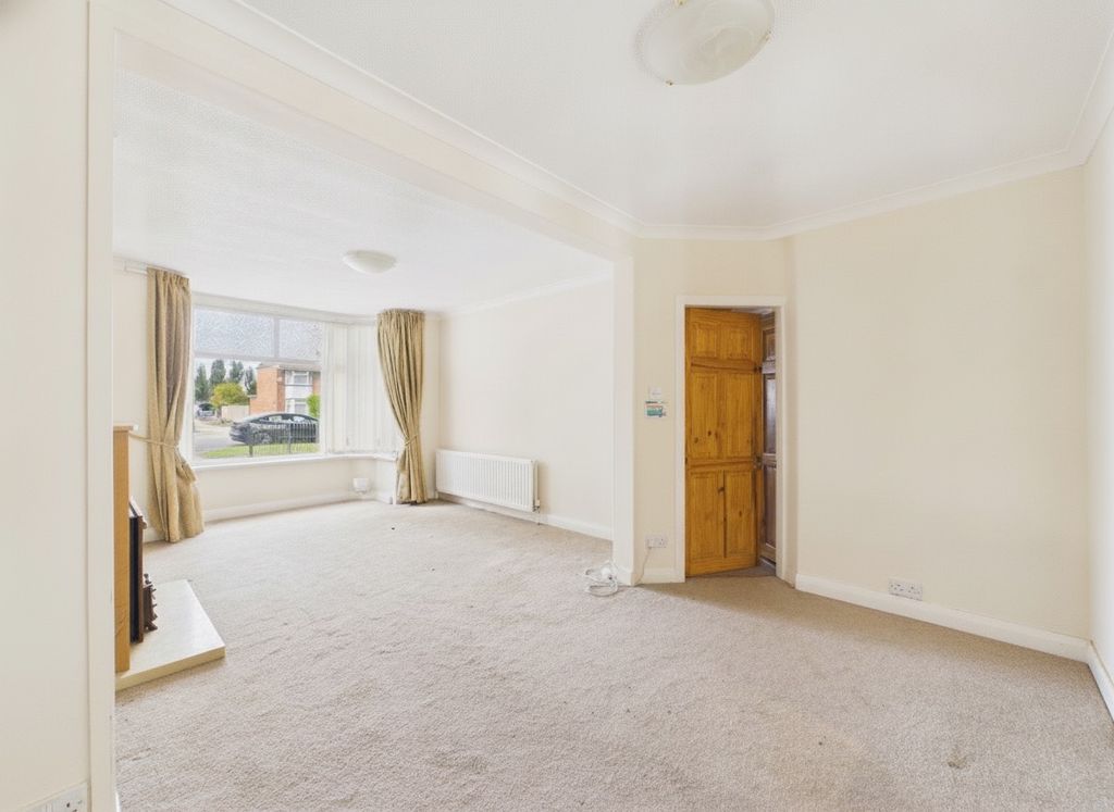 Property photo 3 of 11 5190636