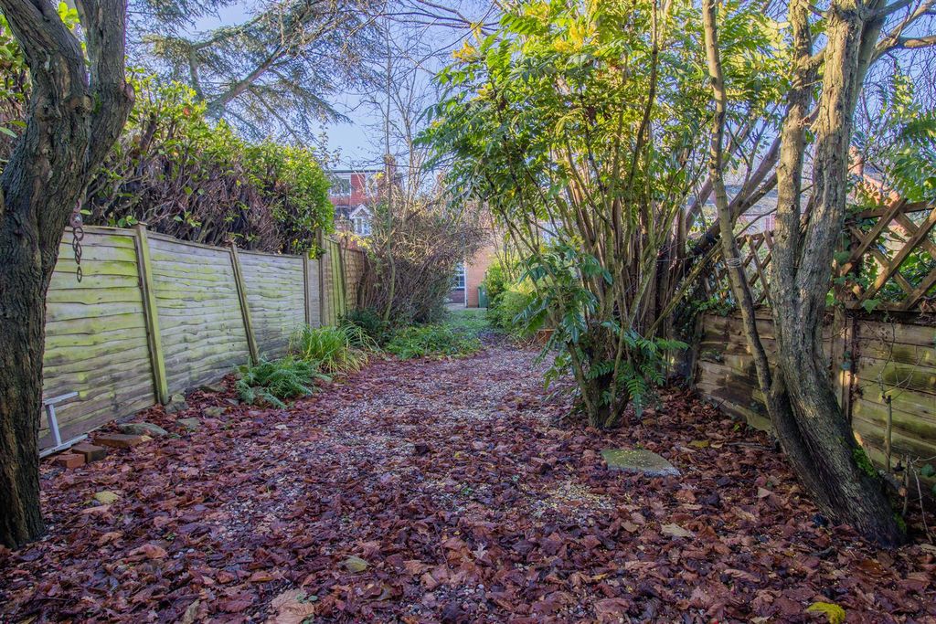 Property photo 3 of 26
