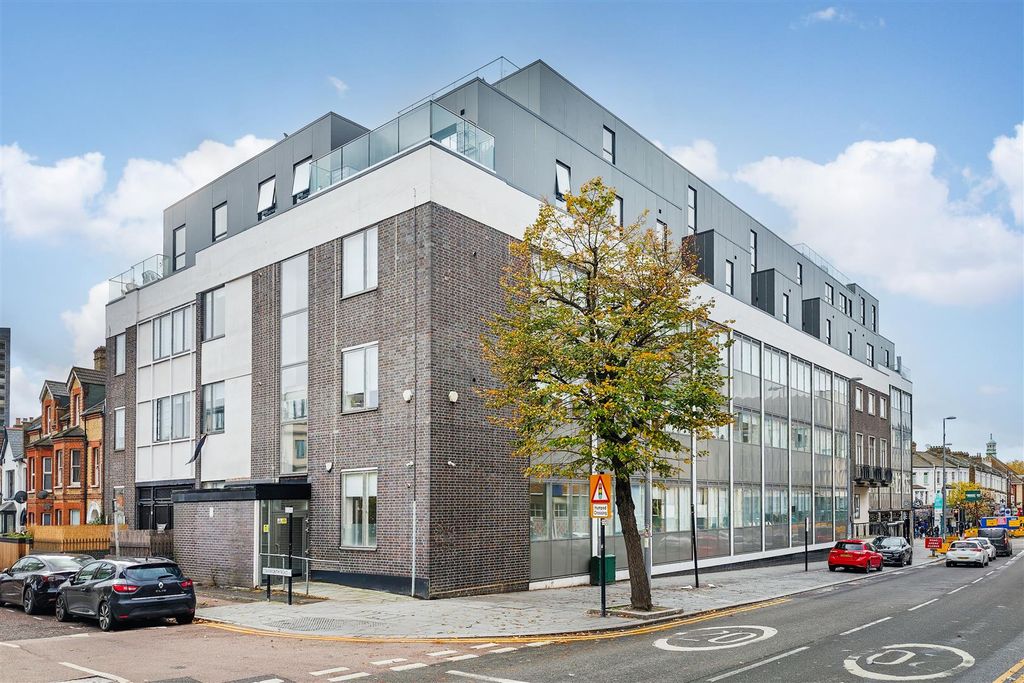 Property photo 1 of 22