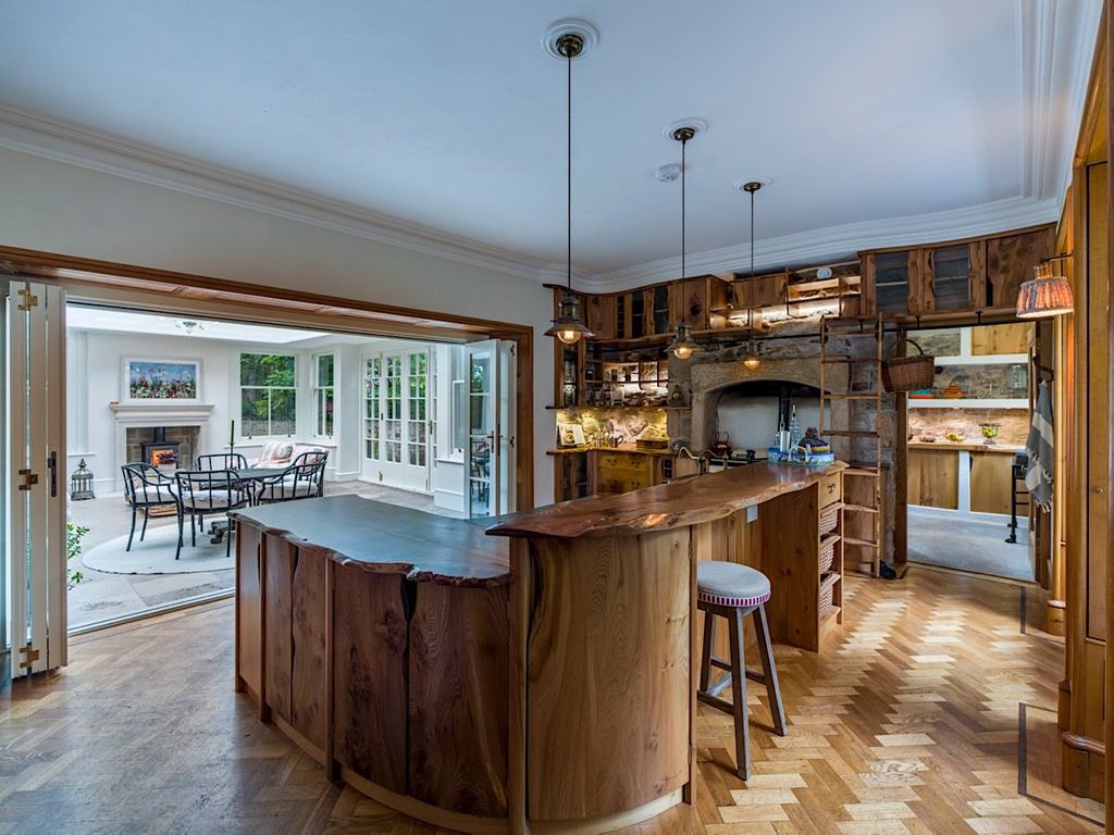 Property photo 3 of 40 Dining Kitchen