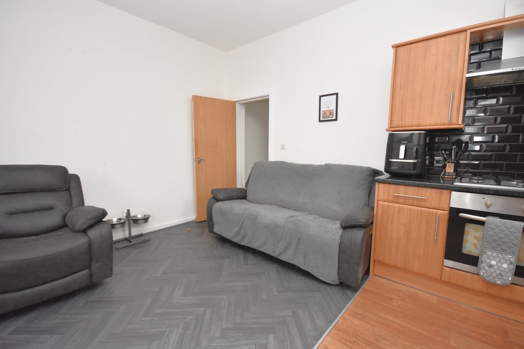 Property photo 3 of 24