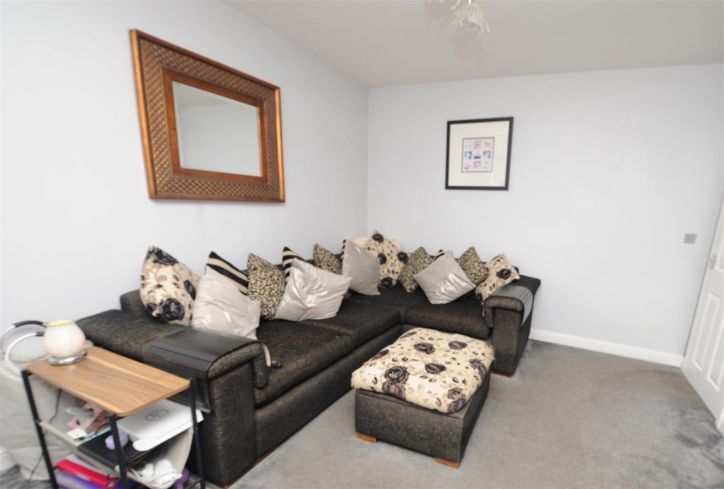 Property photo 2 of 26