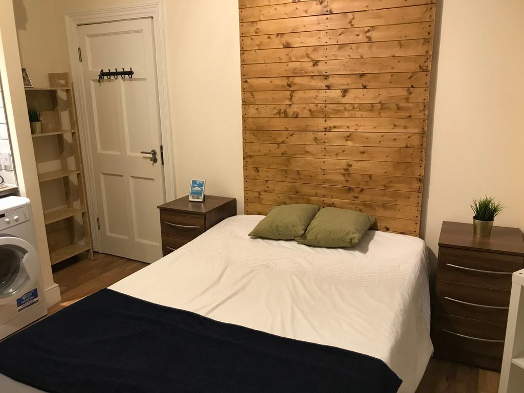 Property photo 1 of 1 Cover