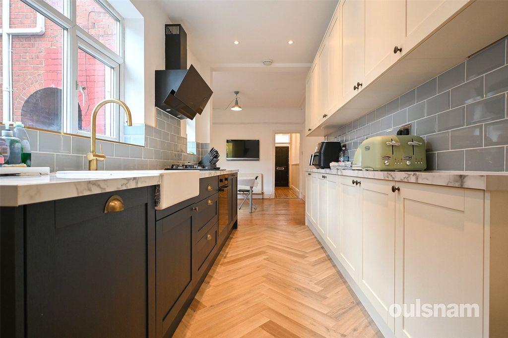 Property photo 3 of 24 Picture No. 18