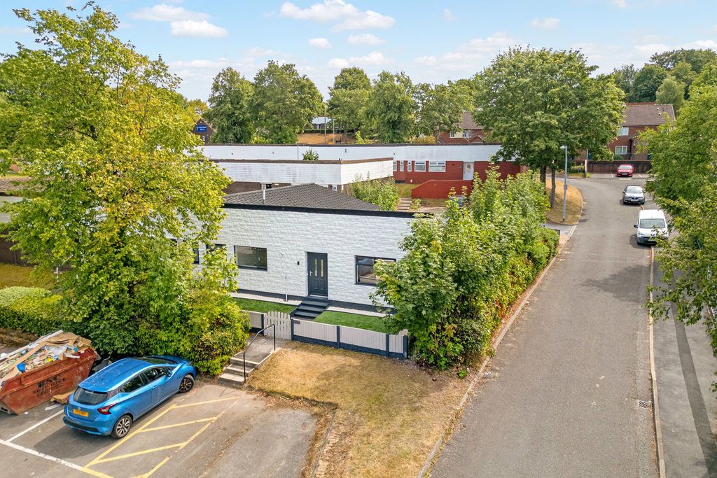 Property photo 2 of 35