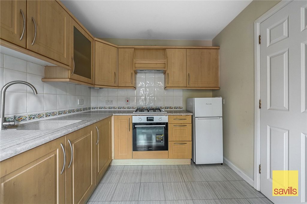 Property photo 3 of 21 Kitchen