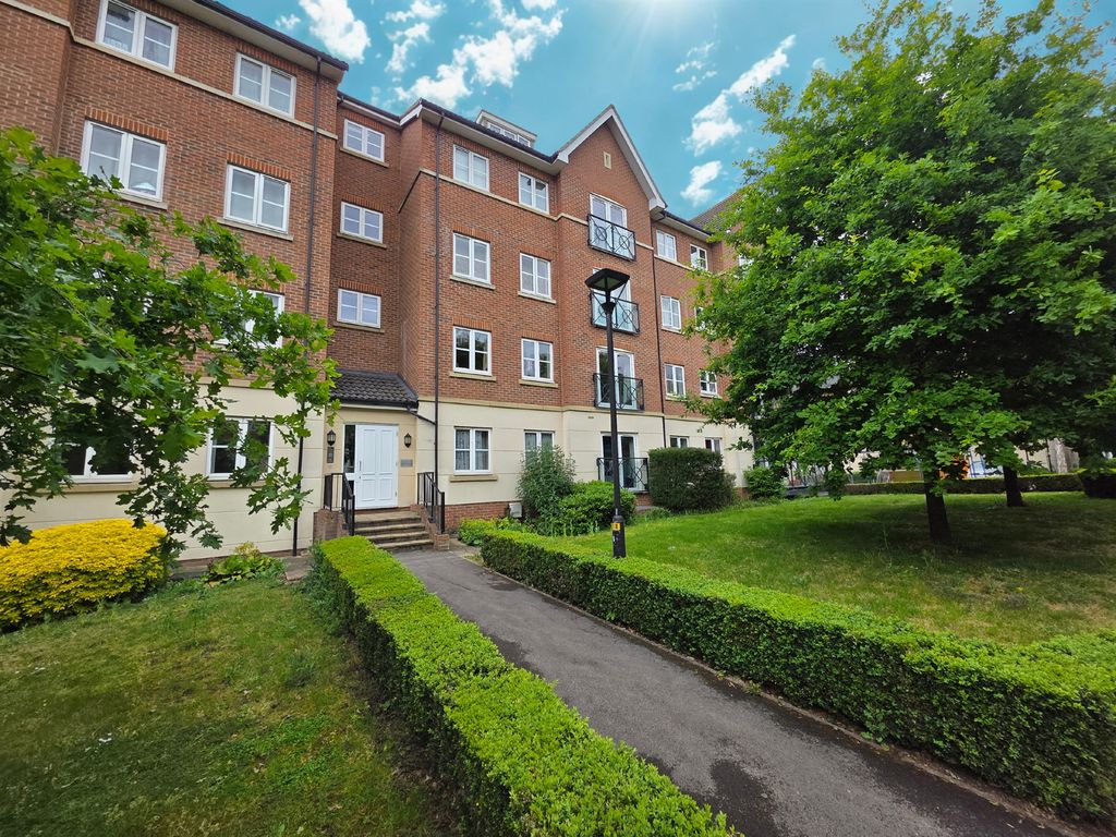 Property photo 1 of 11