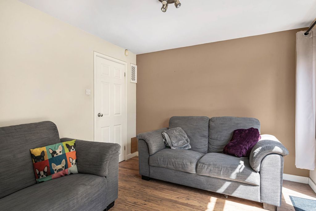 Property photo 3 of 20 18_85702.Jpg