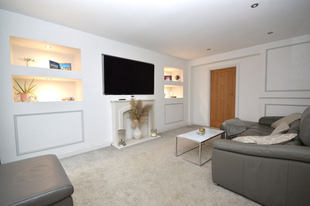 Property photo 2 of 14 Picture No. 08