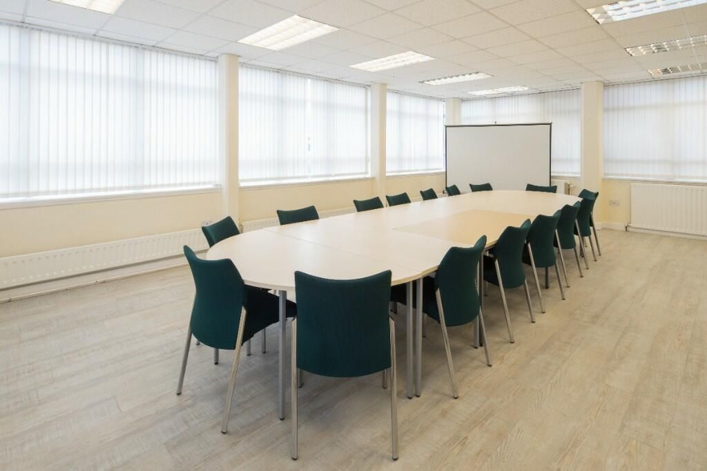 Property photo 3 of 36 Meeting Room