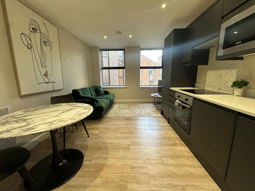Property photo 1 of 9 2Bd073A4-6Aec-42c1-84Bd-F727Ad782503.Jpg