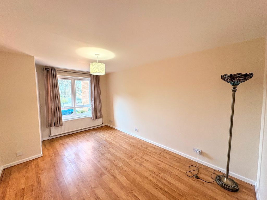 Property photo 3 of 8 Photo 7