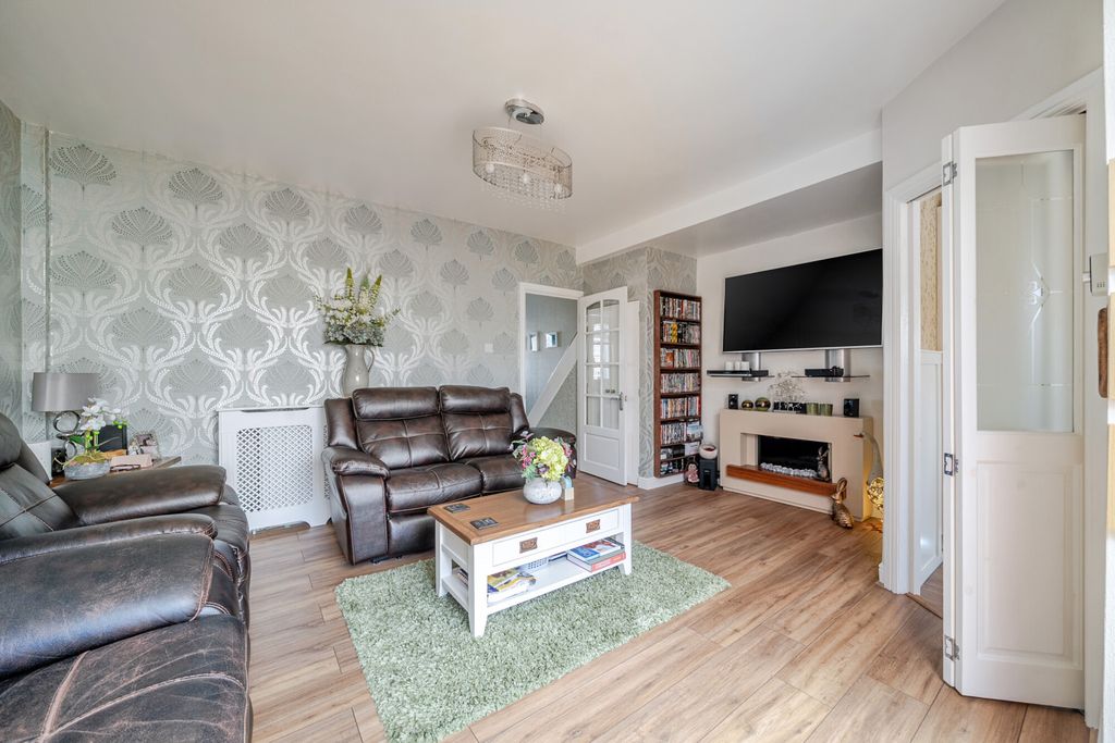 Property photo 2 of 21 1464839-14-6A15Df...