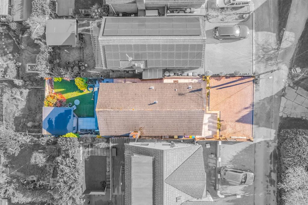 Property photo 3 of 32