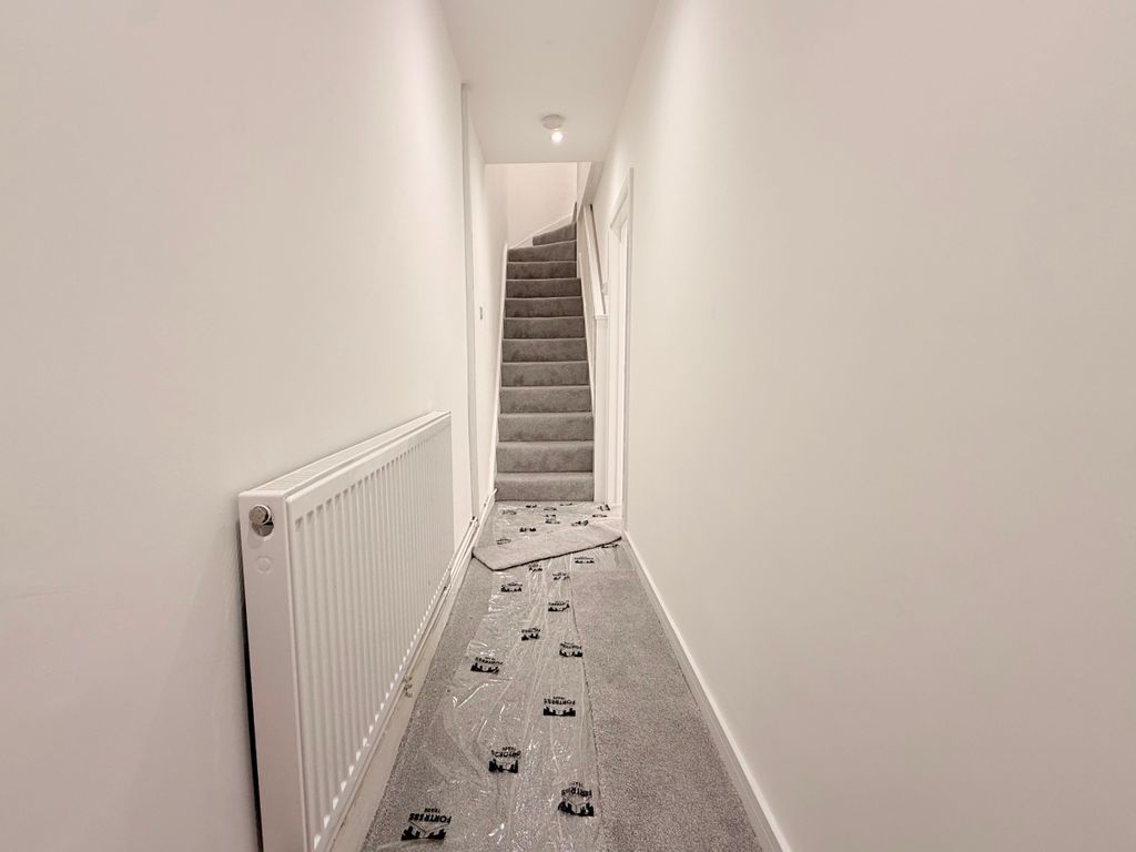 Property photo 2 of 31
