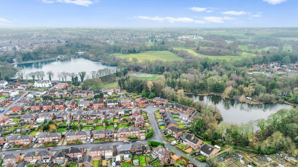 Property photo 2 of 36