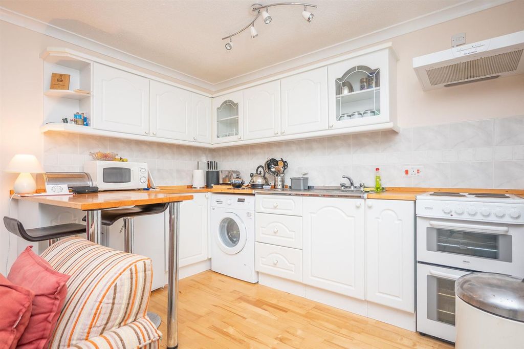 Property photo 3 of 18 90Ccromerroad,Mundesley-11.Jpg