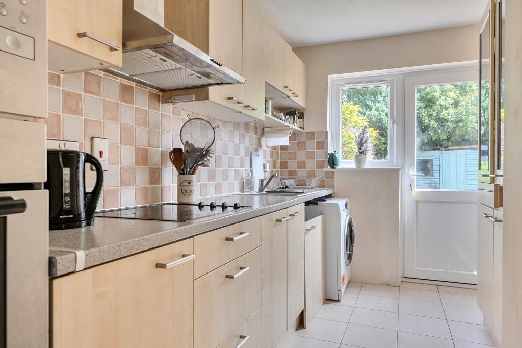 Property photo 3 of 15 Kitchen