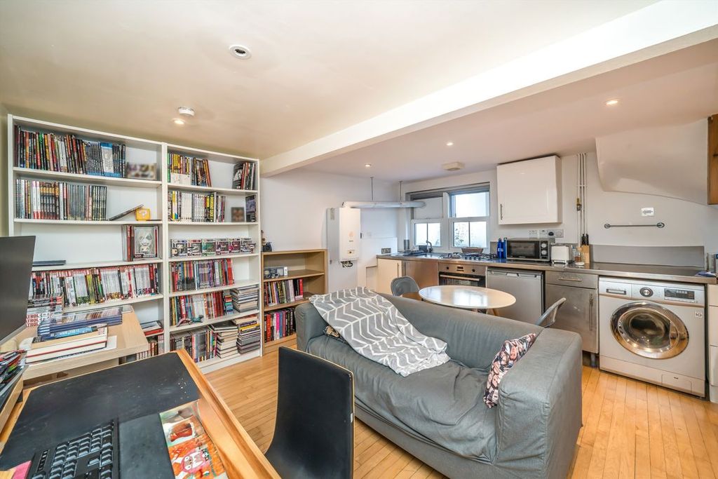 Property photo 1 of 6