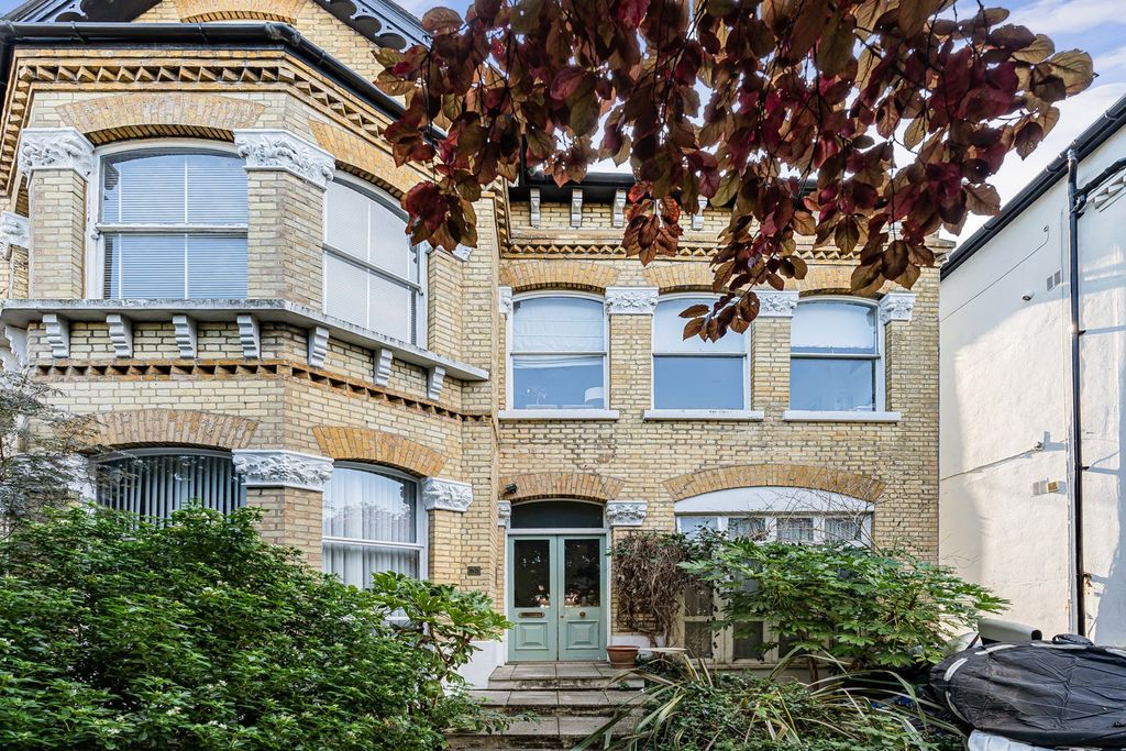 Property photo 1 of 11 Exterior