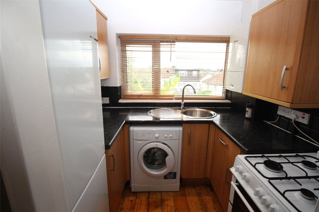 Property photo 3 of 7 Picture No. 12