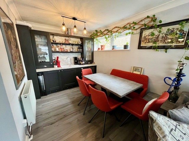 Property photo 3 of 20 11