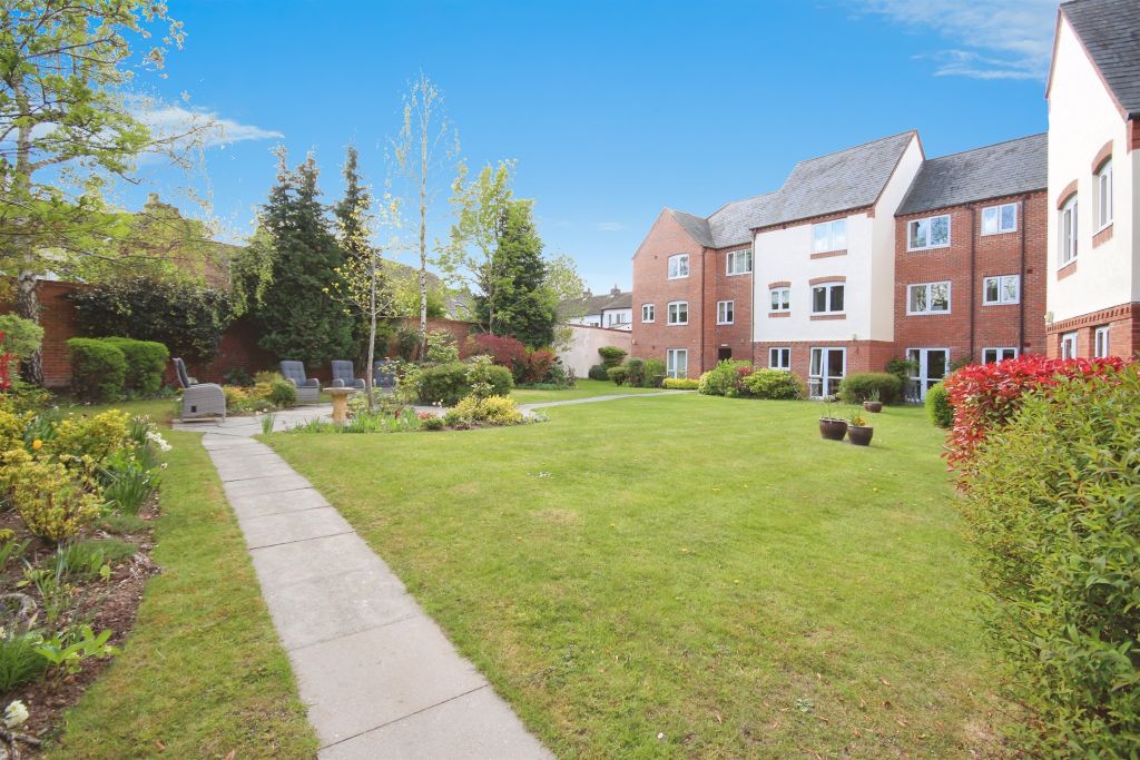 Property photo 1 of 17