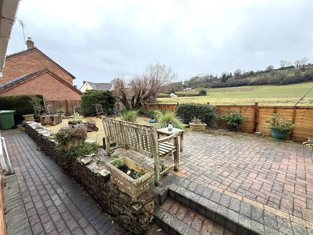 Property photo 2 of 30