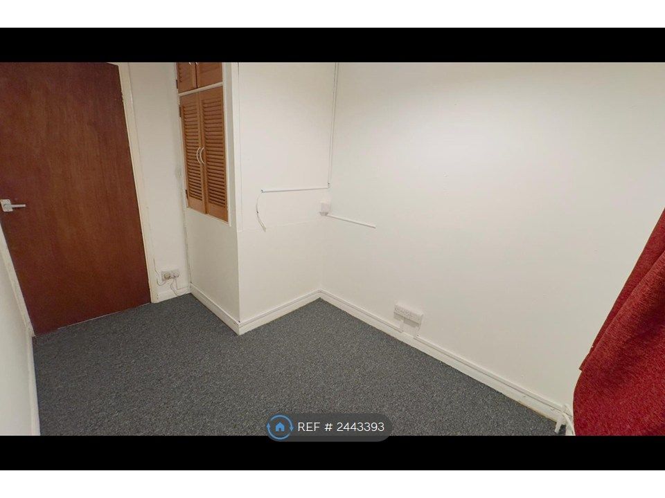 Property photo 3 of 11 Bedroom 3