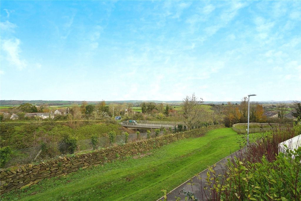 Property photo 3 of 16 Picture No. 14