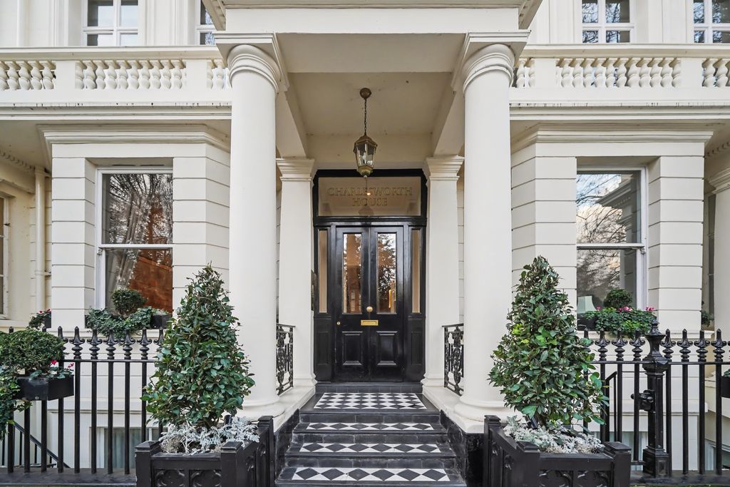 Property photo 2 of 14